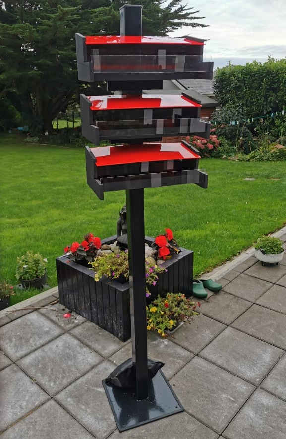 3 Feeders with purpose built stand